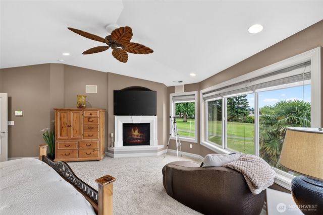 20208 Island Parkway East, Lake Tapps, WA 98391