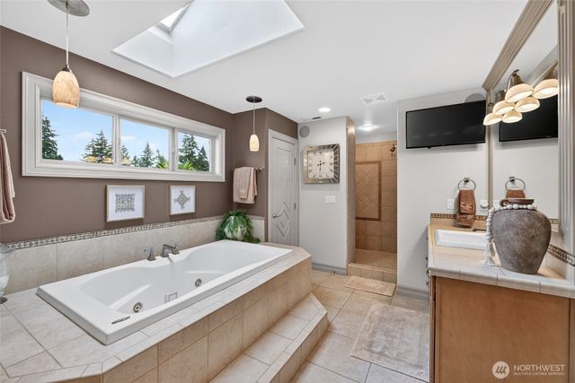 20208 Island Parkway East, Lake Tapps, WA 98391