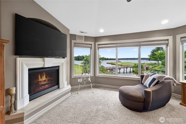 20208 Island Parkway East, Lake Tapps, WA 98391