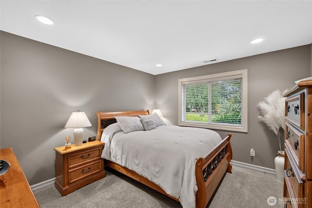 20208 Island Parkway East, Lake Tapps, WA 98391