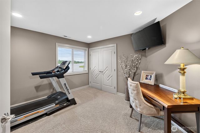 20208 Island Parkway East, Lake Tapps, WA 98391