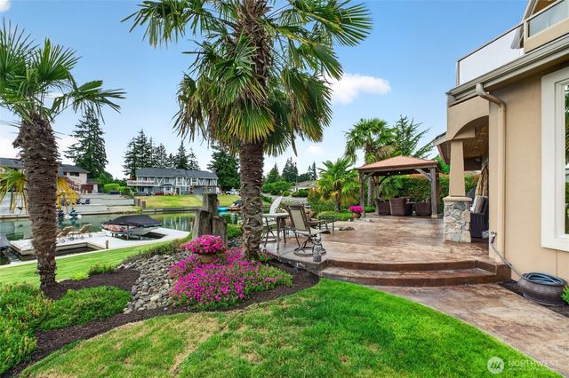 20208 Island Parkway East, Lake Tapps, WA 98391