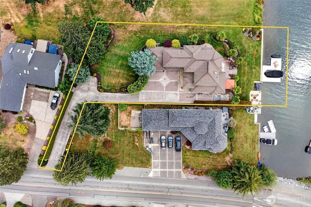 20208 Island Parkway East, Lake Tapps, WA 98391