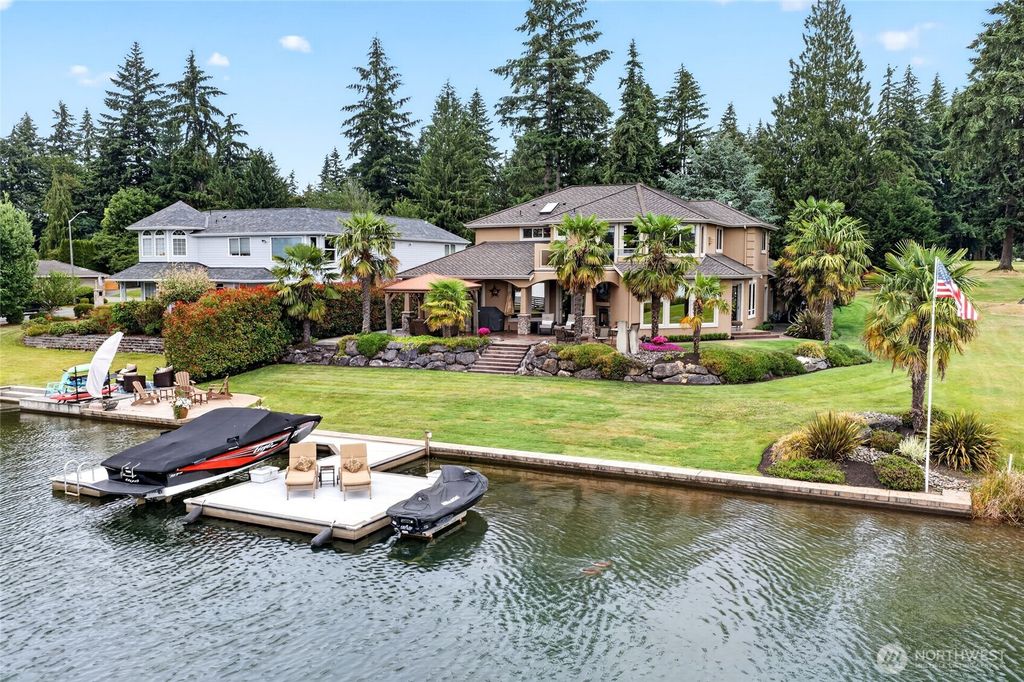 20208 Island Parkway East, Lake Tapps, WA 98391