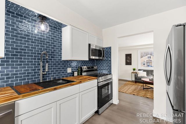 4137 Madison Avenue Se, City Of Wyoming, MI 49548