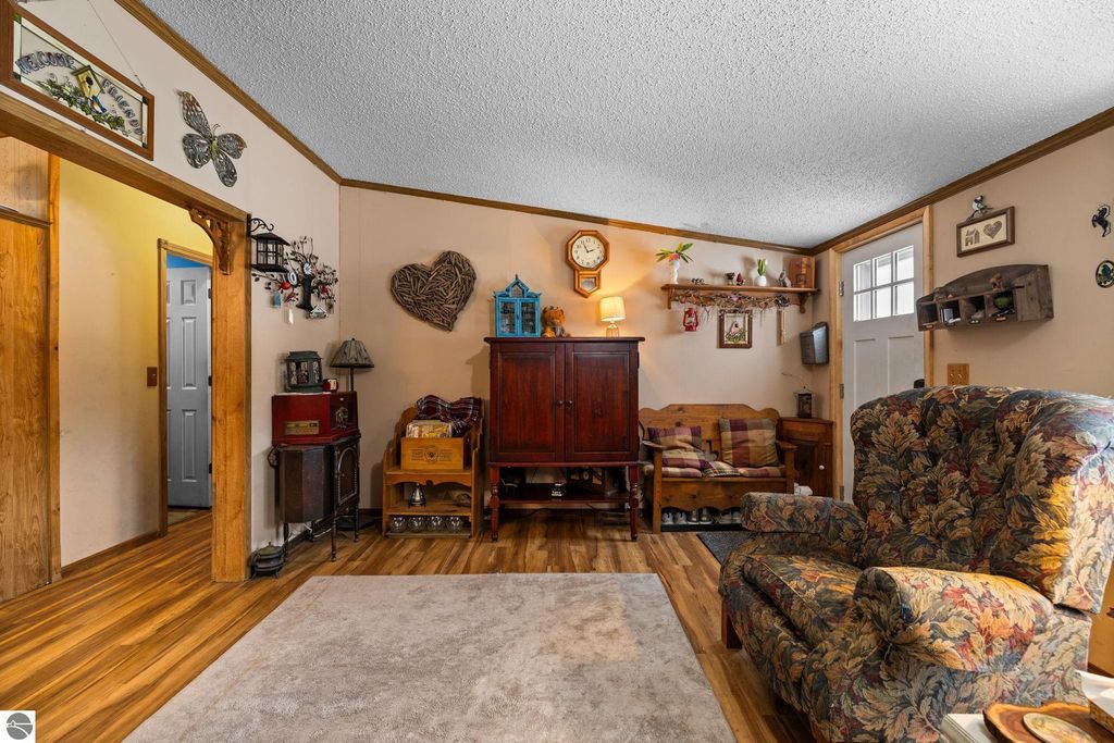 Image 10 of property listing at 4321 Hickory Drive, Traverse City, MI 49684