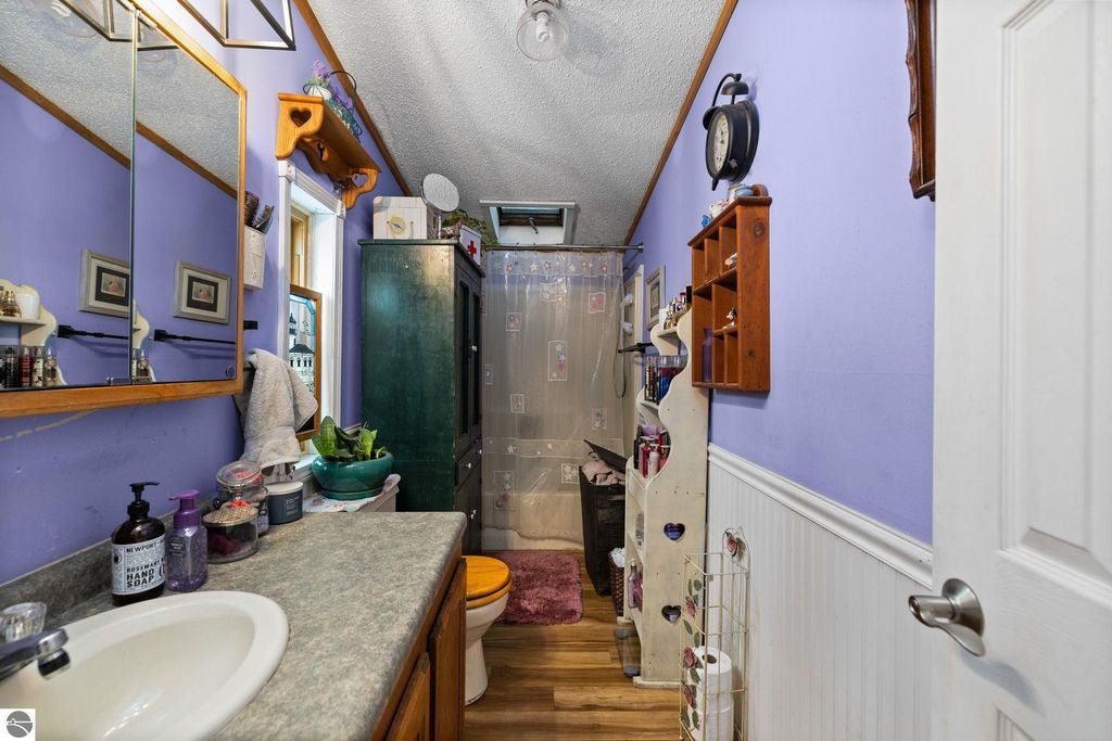 Image 17 of property listing at 4321 Hickory Drive, Traverse City, MI 49684