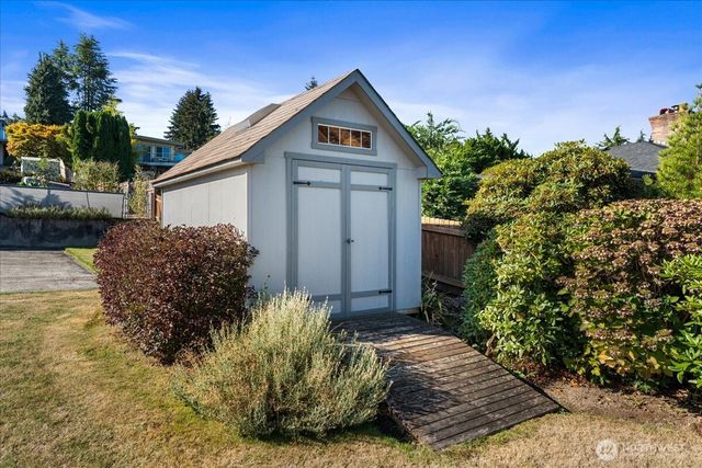 29860 Marine View Drive SW, Federal Way, WA 98023