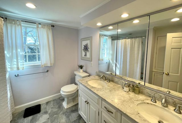 40 Riverview Lane, Centerville, MA 02632