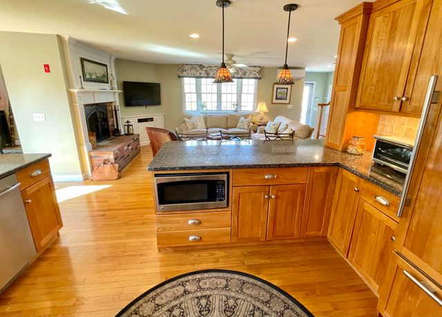 40 Riverview Lane, Centerville, MA 02632