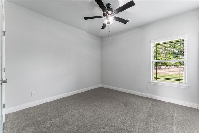 1930 Sunrise Circle, Centerton, AR 72719