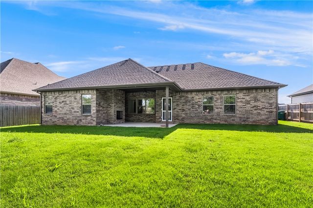 1930 Sunrise Circle, Centerton, AR 72719