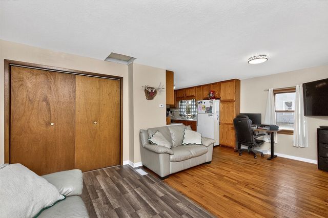 513 E 2nd Avenue, Indianola, IA 50125