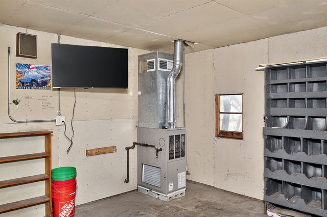 513 E 2nd Avenue, Indianola, IA 50125