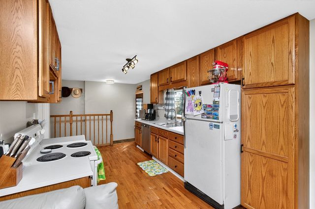 513 E 2nd Avenue, Indianola, IA 50125