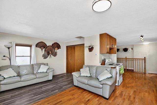 513 E 2nd Avenue, Indianola, IA 50125