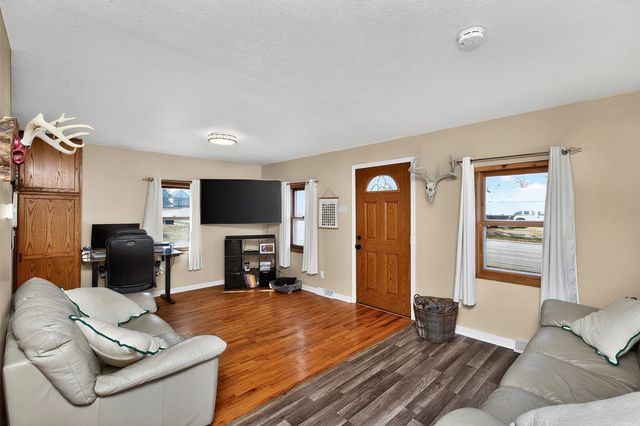 513 E 2nd Avenue, Indianola, IA 50125