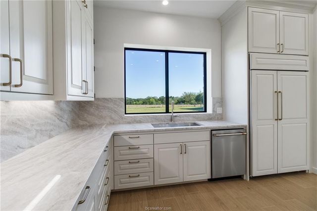 4558 Hicks Lane, Bryan, TX 77845