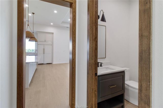 4558 Hicks Lane, Bryan, TX 77845