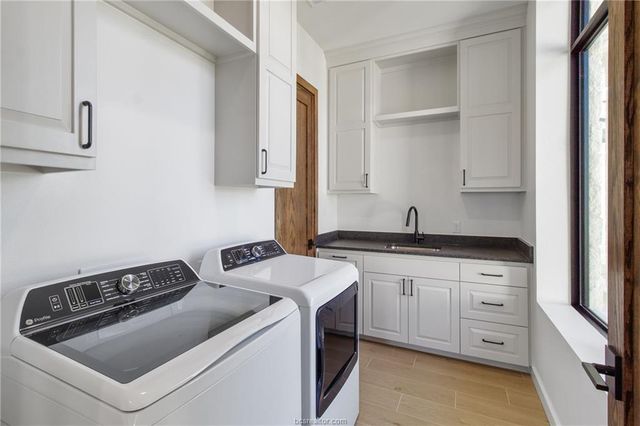 4558 Hicks Lane, Bryan, TX 77845