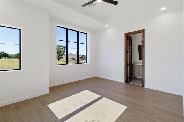 4558 Hicks Lane, Bryan, TX 77845