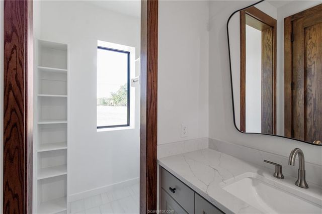 4558 Hicks Lane, Bryan, TX 77845