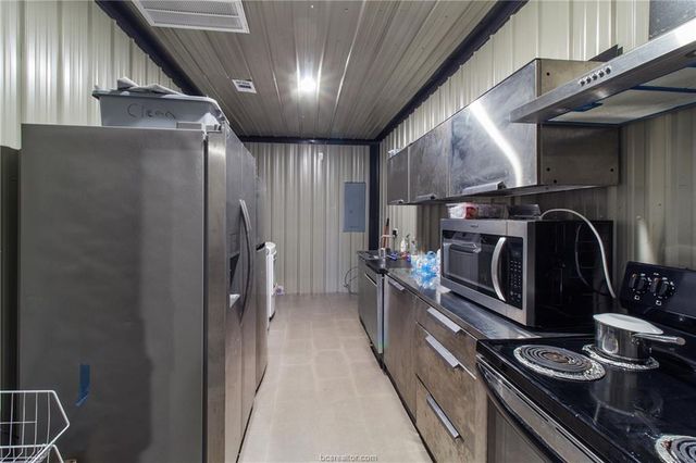 4558 Hicks Lane, Bryan, TX 77845