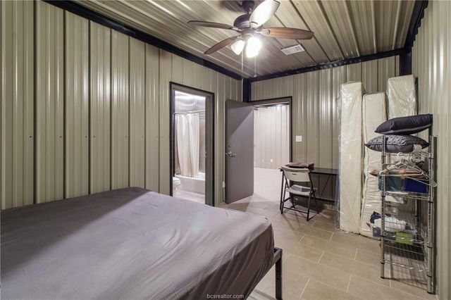 4558 Hicks Lane, Bryan, TX 77845