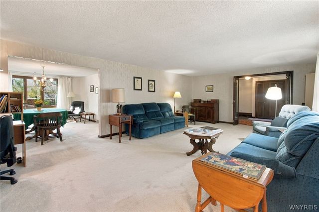 123 Ranch Trail West, Amherst, NY 14221