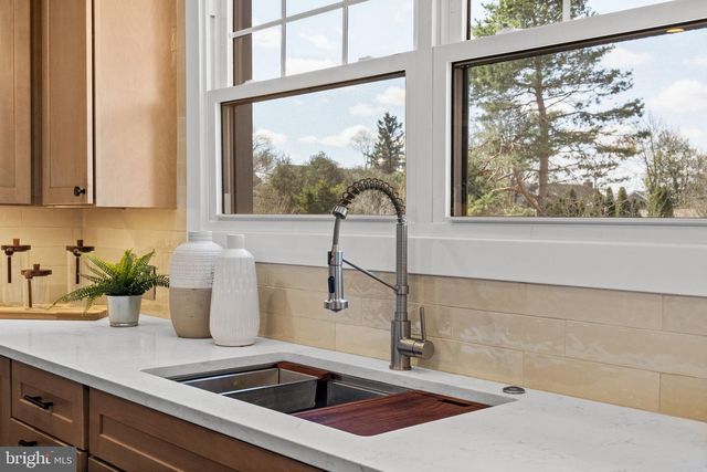 1439 DORCHESTER RD, Havertown, PA 19083