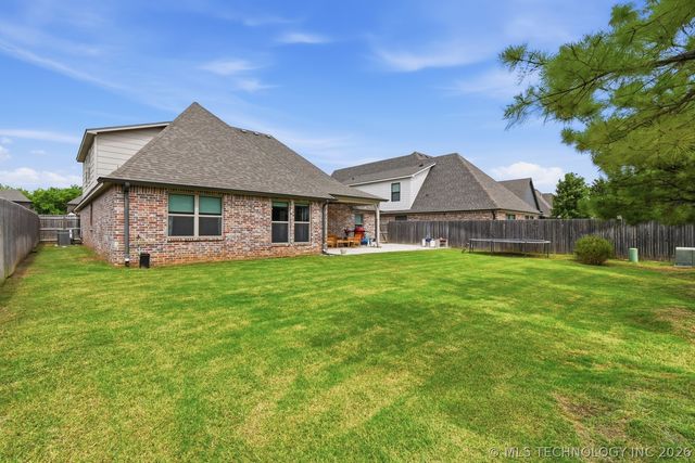 12045 S 68th East Avenue, Bixby, OK 74008