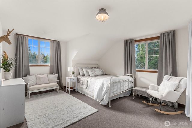 8733 Johnson Point Road NE, Olympia, WA 98516