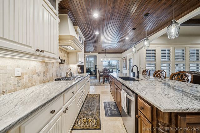 7003 E 91st Street North N, Owasso, OK 74073