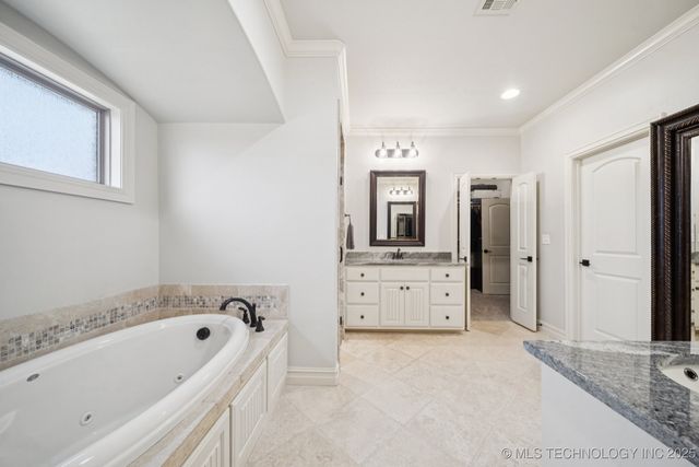 7003 E 91st Street North N, Owasso, OK 74073