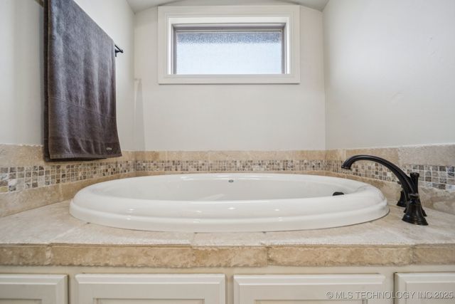 7003 E 91st Street North N, Owasso, OK 74073