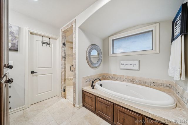 7003 E 91st Street North N, Owasso, OK 74073