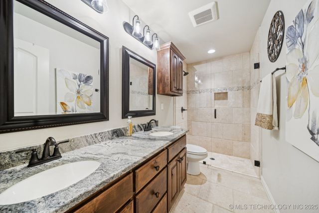 7003 E 91st Street North N, Owasso, OK 74073