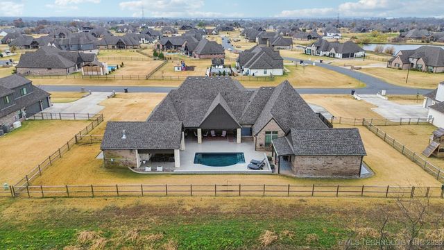 7003 E 91st Street North N, Owasso, OK 74073