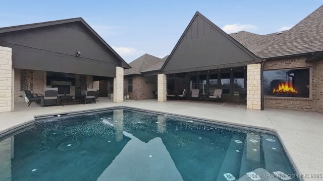 7003 E 91st Street North N, Owasso, OK 74073