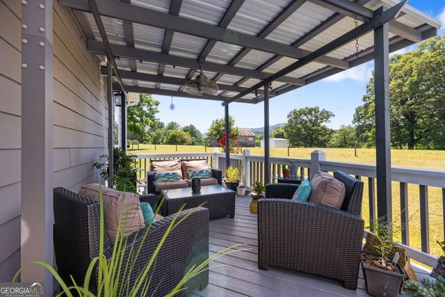 1502 Smithfield Lane, Young Harris, GA 30582