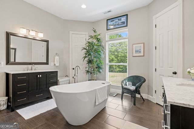 1502 Smithfield Lane, Young Harris, GA 30582