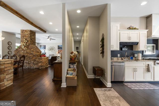 1502 Smithfield Lane, Young Harris, GA 30582