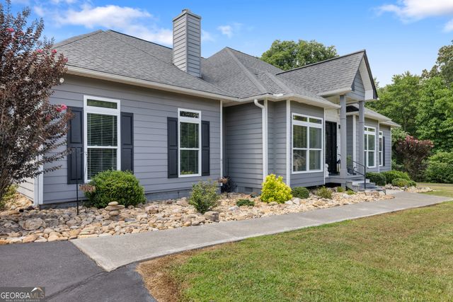 1502 Smithfield Lane, Young Harris, GA 30582