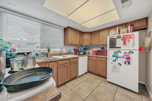 5703 N 43RD Drive, Glendale, AZ 85301