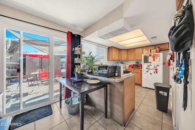 5703 N 43RD Drive, Glendale, AZ 85301