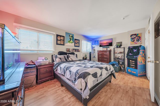 5703 N 43RD Drive, Glendale, AZ 85301