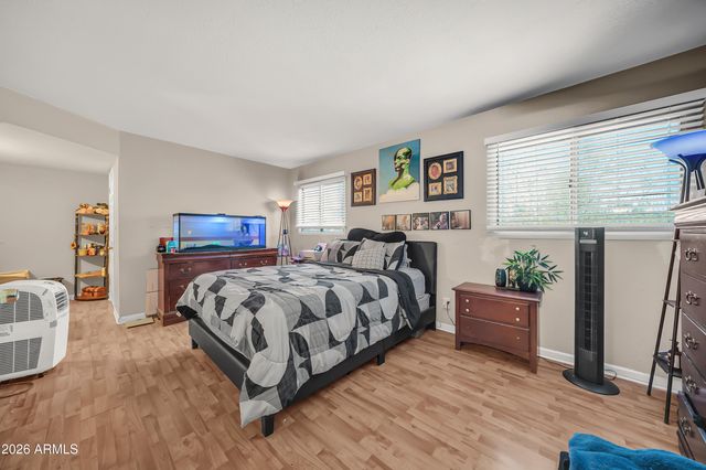 5703 N 43RD Drive, Glendale, AZ 85301