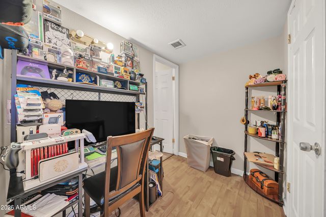 5703 N 43RD Drive, Glendale, AZ 85301