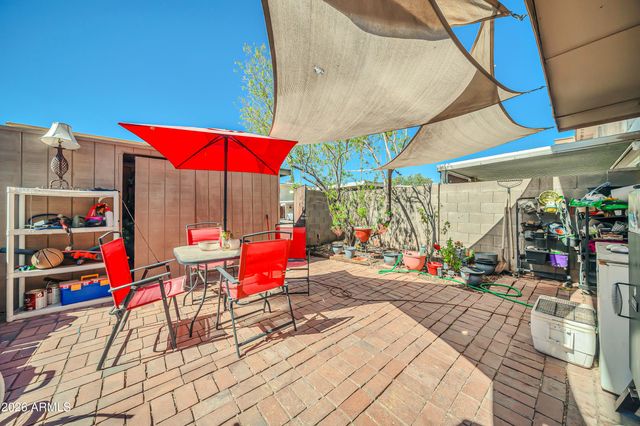 5703 N 43RD Drive, Glendale, AZ 85301