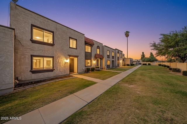 5703 N 43RD Drive, Glendale, AZ 85301